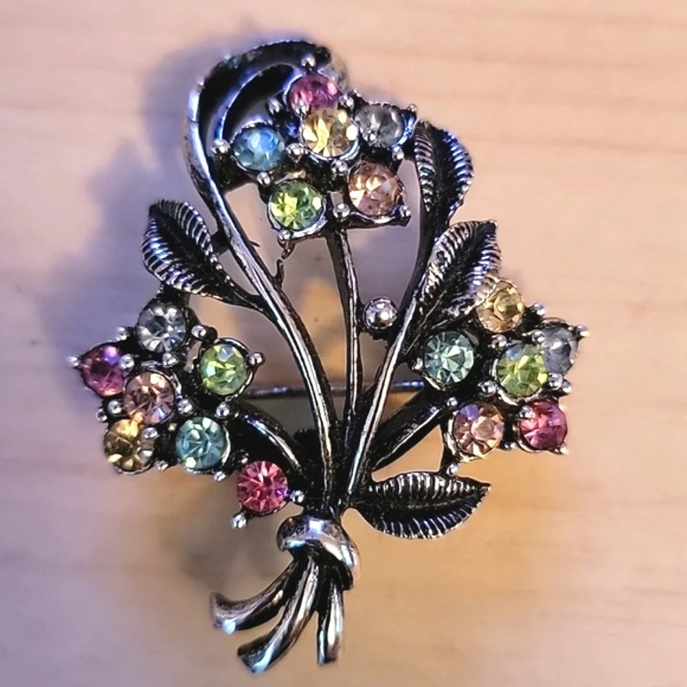 Vintage Mid-Century 50s Silver Tone Brooch Pin Pink Blue Yellow Glass Rhinestone